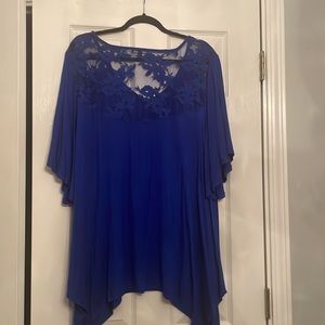 Cable &guage 3x royal blue top with lace